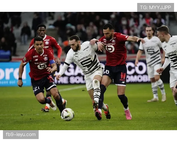 布雷斯特激战精彩纷呈:激烈对抗与惊艳进球齐现 布雷斯特激战精彩纷呈:激烈对抗与惊艳进球齐现