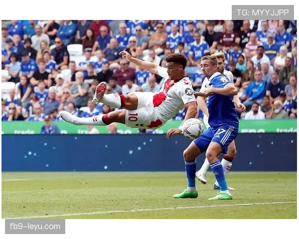 南安普顿大胜对手，状态回升强势重返英超争冠行列