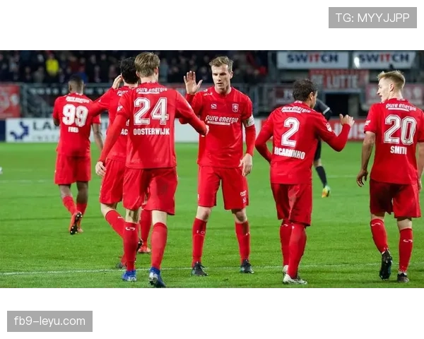 诺伊尔神勇判断力再立奇功,力保球门不失助球队锁定胜局 诺伊尔神勇判断力再立奇功,力保球门不失助球队锁定胜局