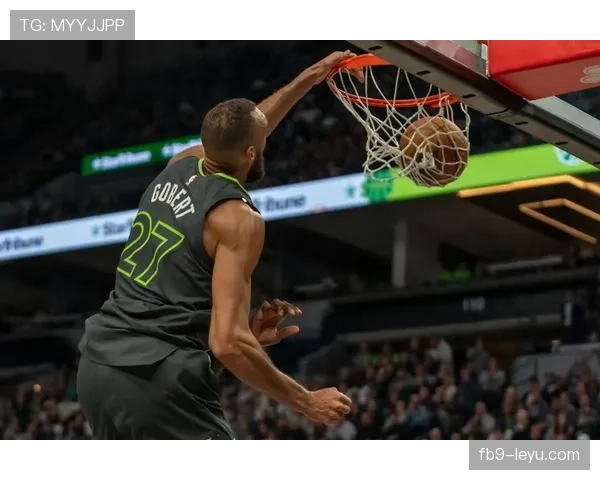 戈贝尔篮下封盖提升防守强度，显著限制对手得分空间